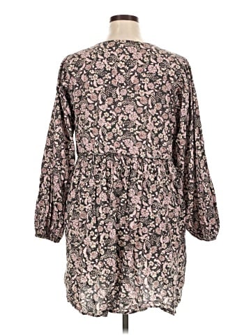 Old Navy Casual Dress (view 2)