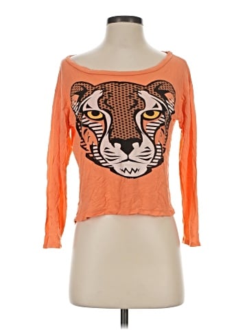 It Closet 3/4 Sleeve T-Shirt (view 1)
