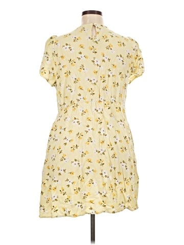 Old Navy Casual Dress (view 2)