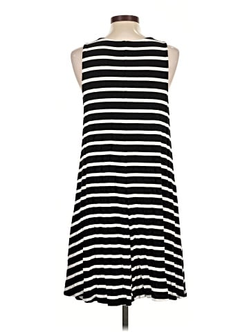 Old Navy Casual Dress (view 2)