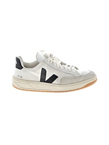 VEJA Sneakers (view 1)