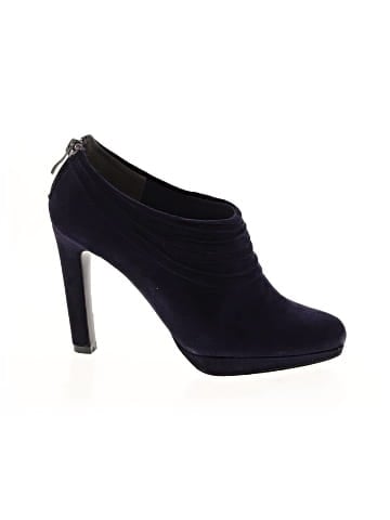 Kelly & Katie Heels (view 1)
