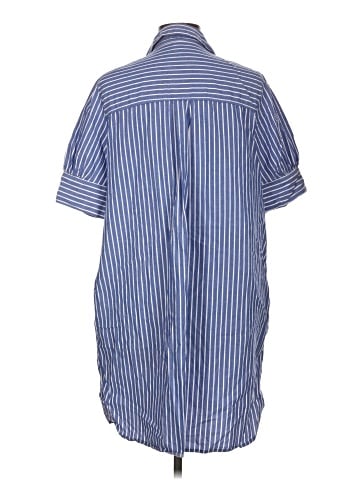 Old Navy Short Sleeve Button-Down Shirt (view 2)