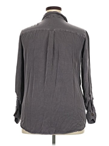 Maurices Long Sleeve Button-Down Shirt (view 2)