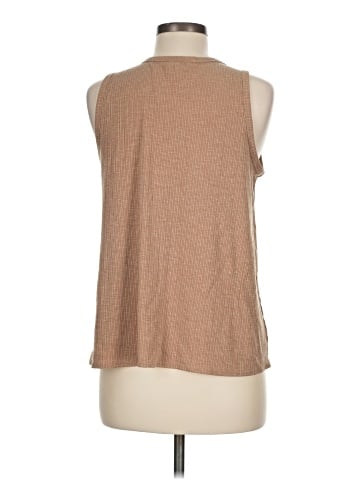 Old Navy Sleeveless T-Shirt (view 2)