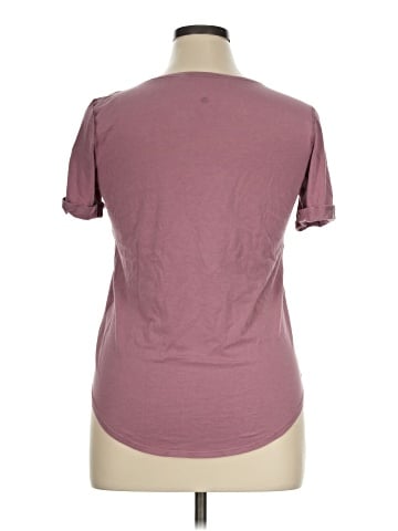 Lululemon Athletica Short Sleeve T-Shirt (view 2)