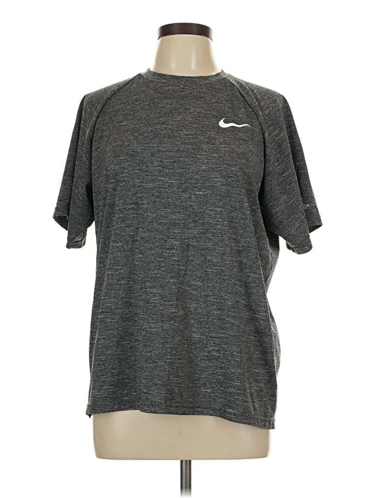 Click to view more detailed imagery on our partner's website Pre-owned Nike Active T-shirt In Gray