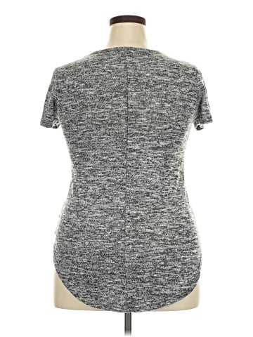 No Boundaries Short Sleeve Top (view 2)