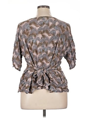 Molly & Isadora Short Sleeve Blouse (view 2)