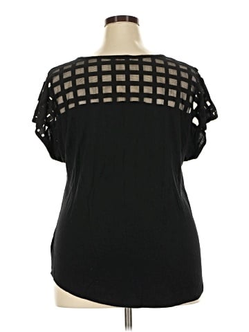 Claudia Richard Short Sleeve T-Shirt (view 2)