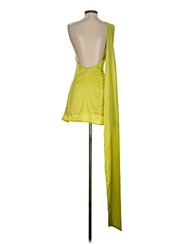 PrettyLittleThing Sleeveless Top (view 2)