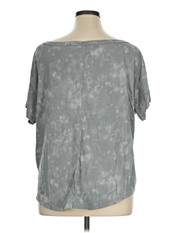 Fabletics Short Sleeve T-Shirt (view 2)