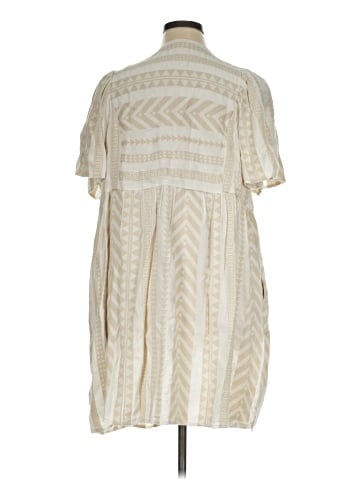 Old Navy Casual Dress (view 2)