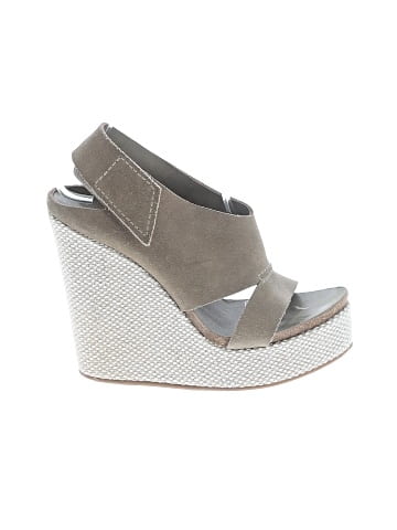 Pedro Garcia Wedges (view 1)