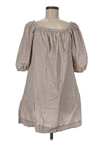Old Navy Casual Dress (view 1)