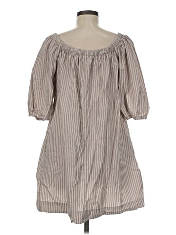 Old Navy Casual Dress (view 2)