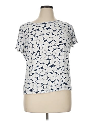 Liz Claiborne Short Sleeve T-Shirt (view 1)