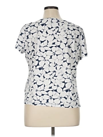 Liz Claiborne Short Sleeve T-Shirt (view 2)