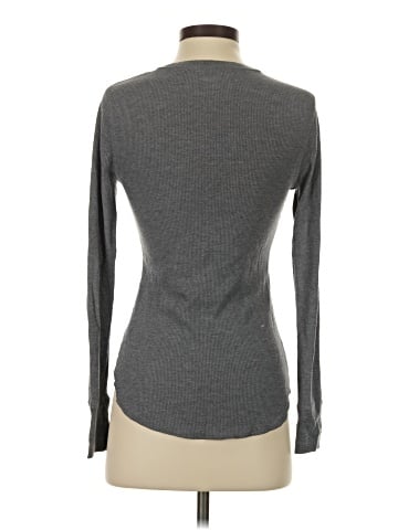 Old Navy Long Sleeve T-Shirt (view 2)