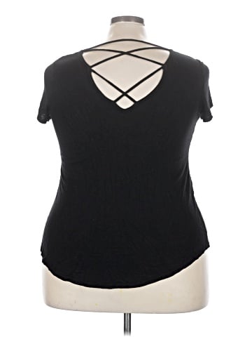 No Boundaries Short Sleeve T-Shirt (view 2)