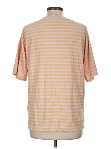 Uniqlo Short Sleeve T-Shirt (view 2)