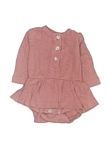 Kate Quinn Organics Long Sleeve Onesie (view 1)