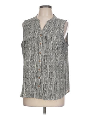 Croft & Barrow Sleeveless Button-Down Shirt (view 1)