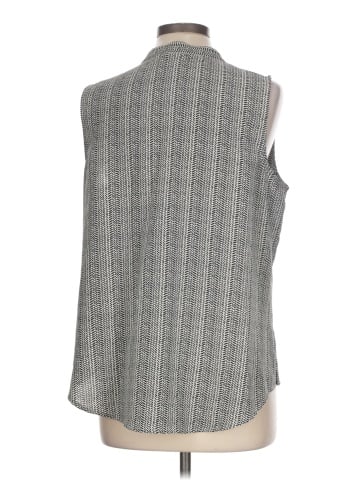 Croft & Barrow Sleeveless Button-Down Shirt (view 2)
