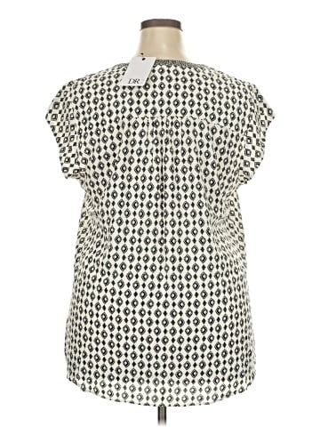 DR2 Sleeveless Blouse (view 2)