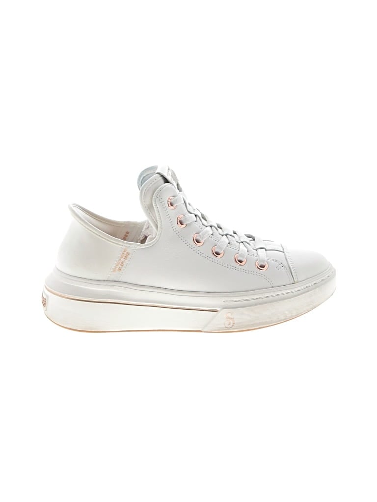 Pre-owned Skechers Sneakers In White