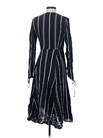 Urban Outfitters Casual Dress (view 2)