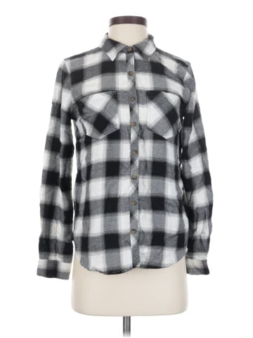 Maurices Long Sleeve Button-Down Shirt (view 1)