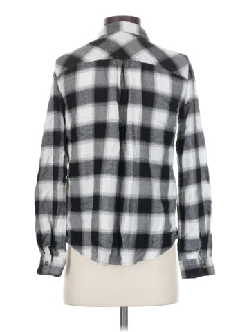Maurices Long Sleeve Button-Down Shirt (view 2)