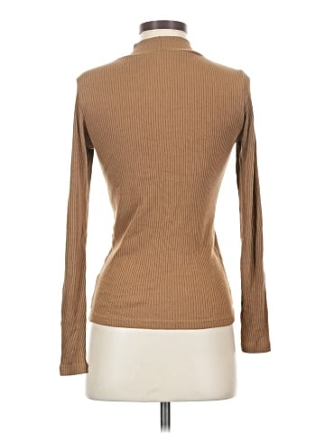 Uniqlo Turtleneck Sweater (view 2)