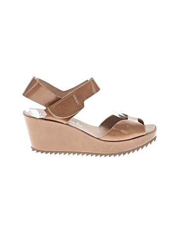 Pedro Garcia Wedges (view 1)