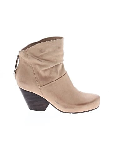 otBt Ankle Boots (view 1)