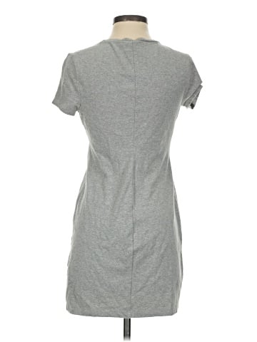 Old Navy Casual Dress (view 2)
