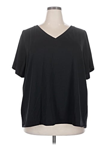 BLOOMCHIC Short Sleeve T-Shirt (view 1)