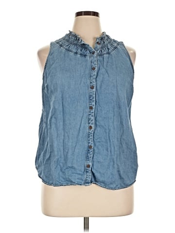 Maurices Sleeveless Button-Down Shirt (view 1)