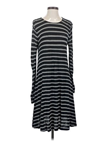 Old Navy Casual Dress (view 1)