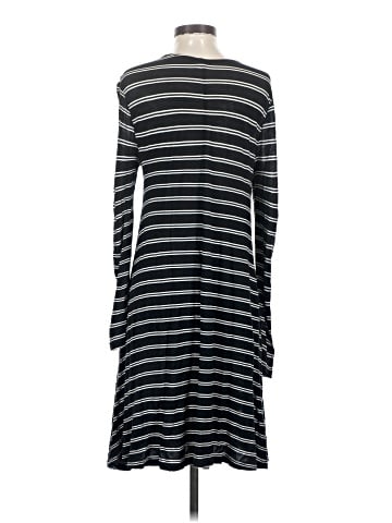 Old Navy Casual Dress (view 2)