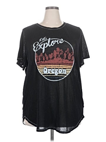 Maurices Short Sleeve T-Shirt (view 1)