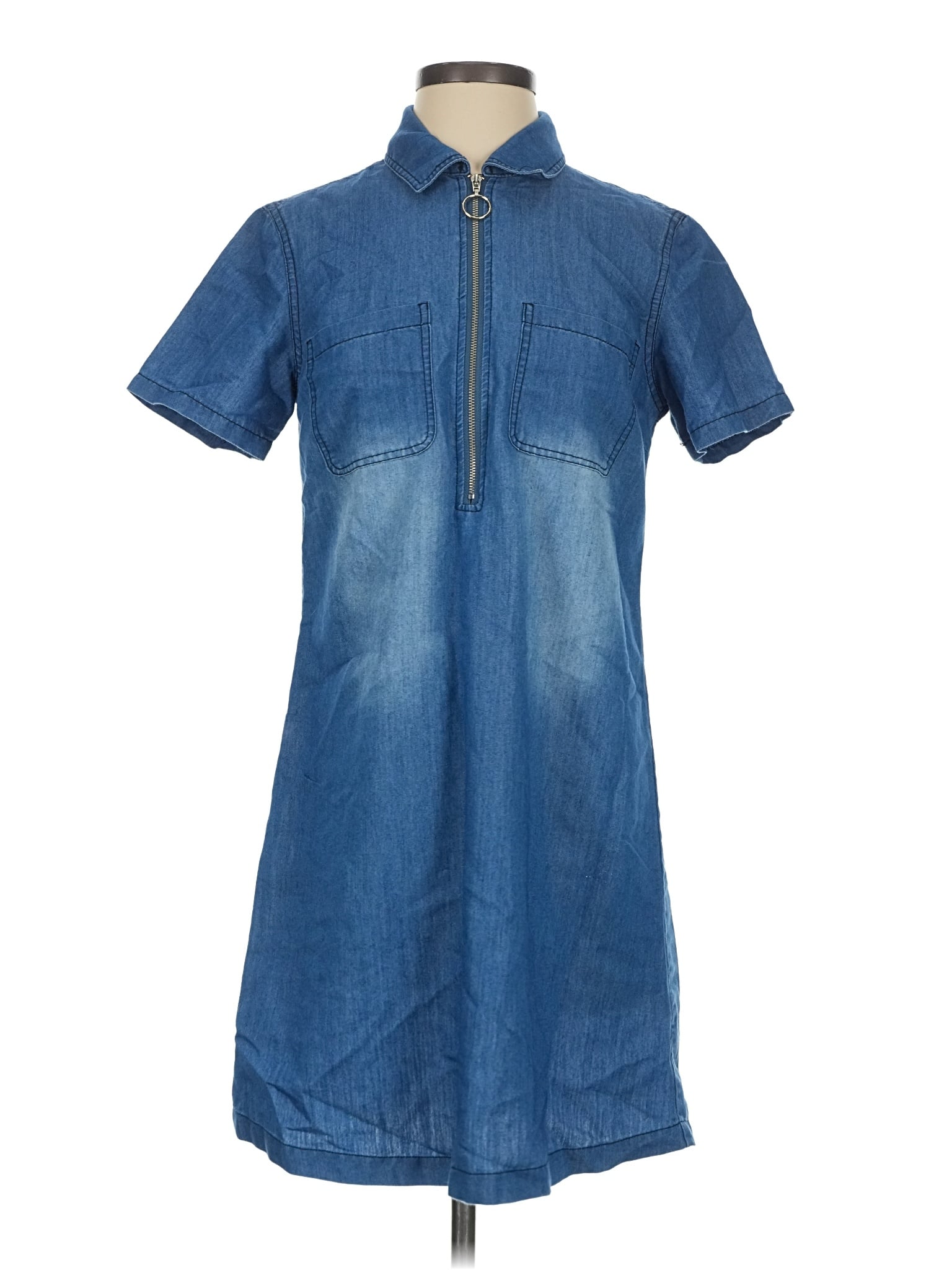 given kale denim dress Nwt Given Kale Lightweight Knee Length Denim Shirt Dress With Functioning Front Buttons Tag Says Sz Small But Runs A Little Big And Could Also Fit A Sz Medium;) 64% Cotton 36% Polyester Given Kale denim dress.