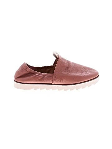 Mercedes Castillo Flats (view 1)