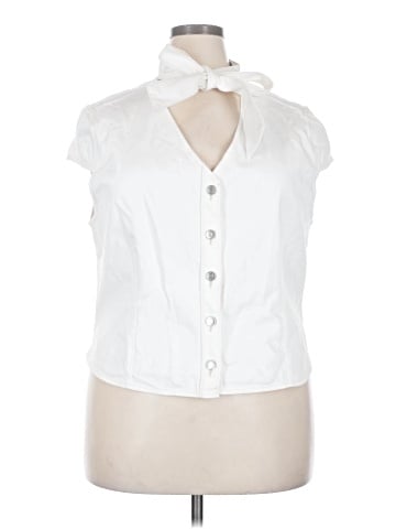 Gap Sleeveless Button-Down Shirt (view 1)