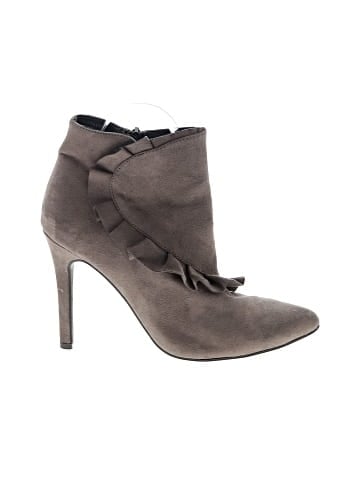 Journee Collection Ankle Boots (view 1)