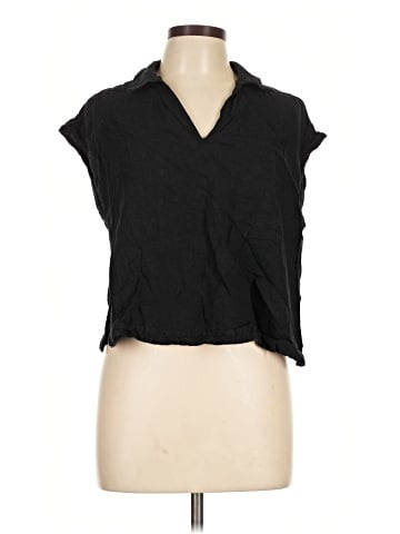 Old Navy Sleeveless Button-Down Shirt (view 1)
