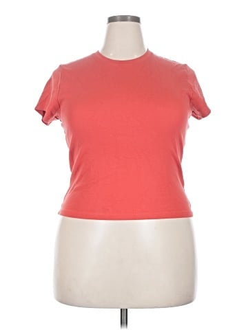 Uniqlo Short Sleeve T-Shirt (view 1)