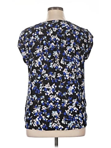 Elle Sleeveless Blouse (view 2)