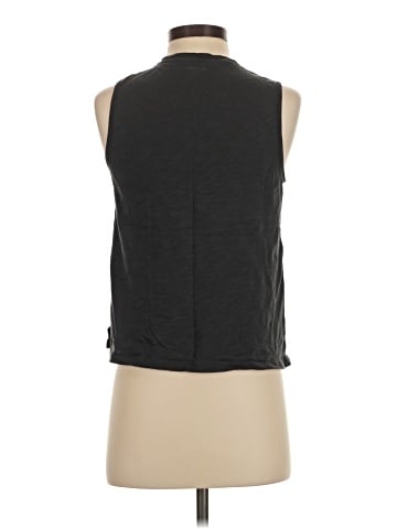 Old Navy Sleeveless T-Shirt (view 2)